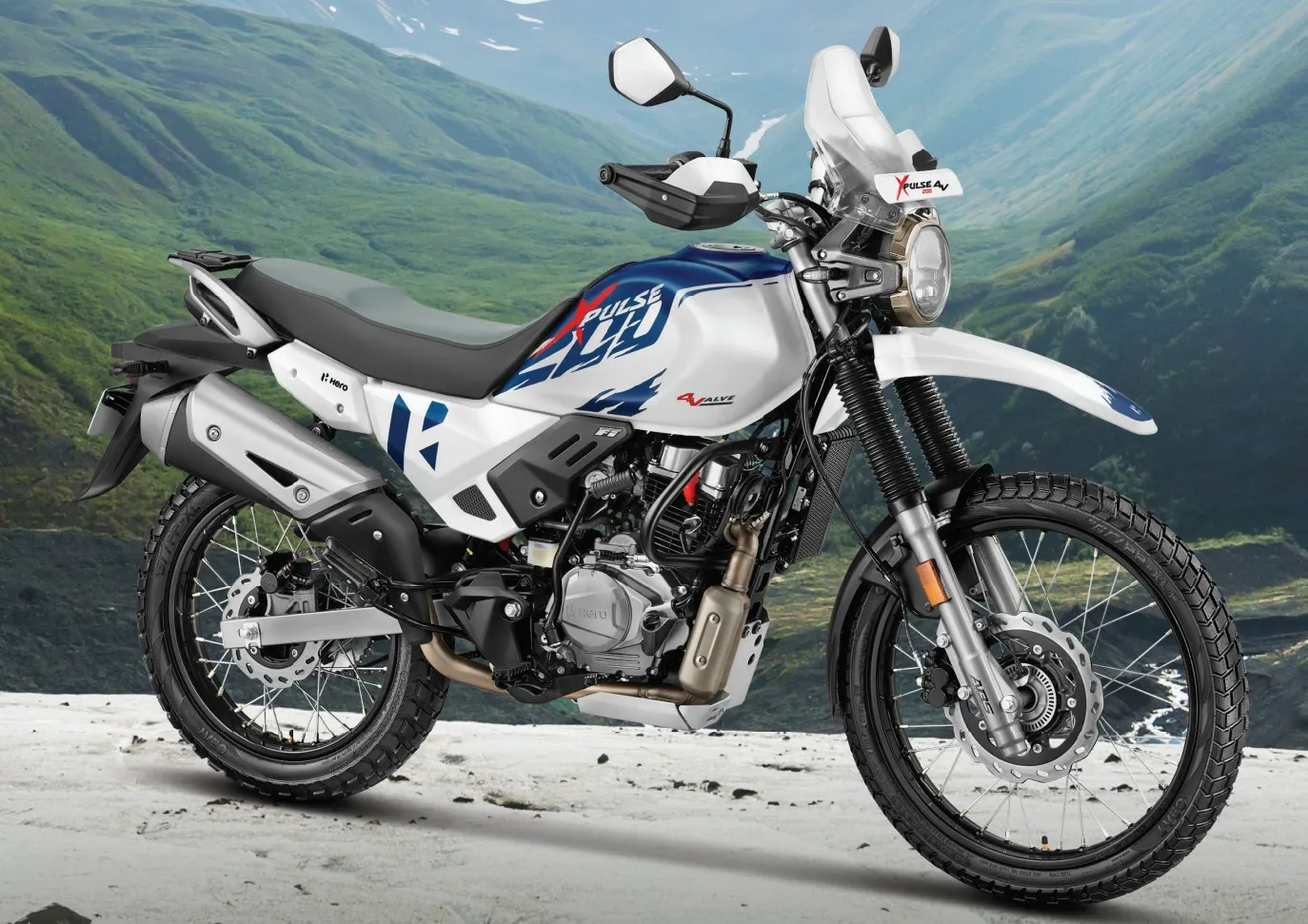 Ya está en nuestro país una moto trail A2 con una pinta estupenda, más barata que un scooter A1, la Hero MotoCorp Xpulse 200 4V