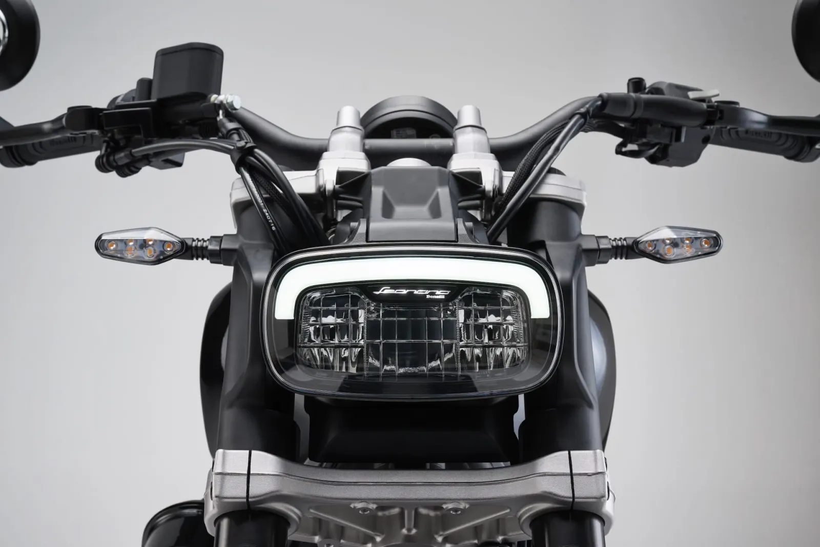 La moto vintage que quiere destronar a las japonesas. Llega la Benelli Leoncino 400