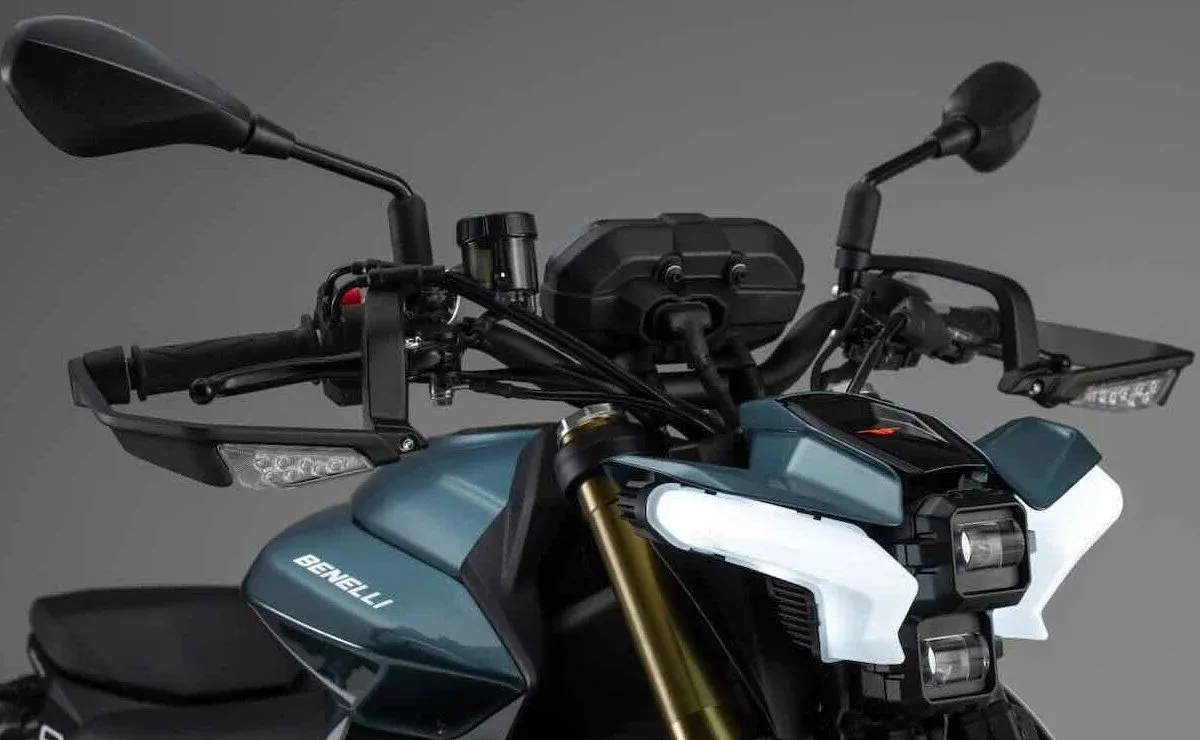 Benelli destapa la moto TNT 550 para el segmento naked y ¡ojo!