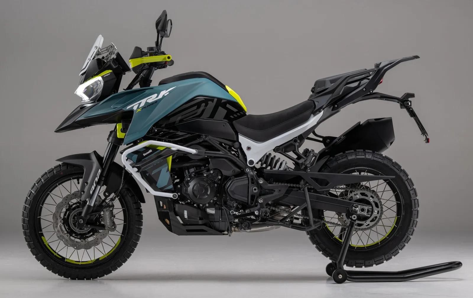 Llega la primera maxitrail bicilíndrica de Benelli a muy buen precio y en dos versiones, la esperada TRK 902 Stradale/Xplorer