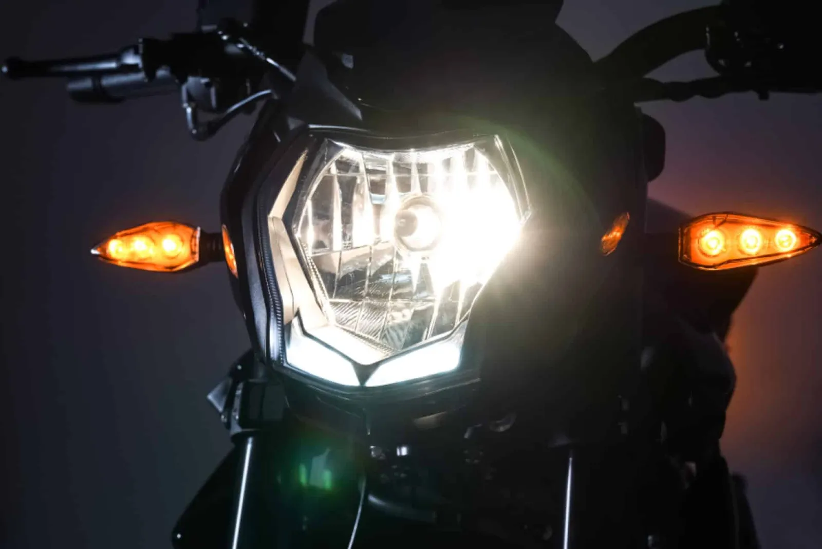 Una de las naked A1 más asequible del mercado se renueva: así es la Benelli BN 125 2026