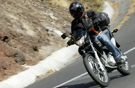 Tu cabeza está a punto de convertirse en una base de datos rodante: así es la Ley Casco para motos que arranca en julio en Puebla