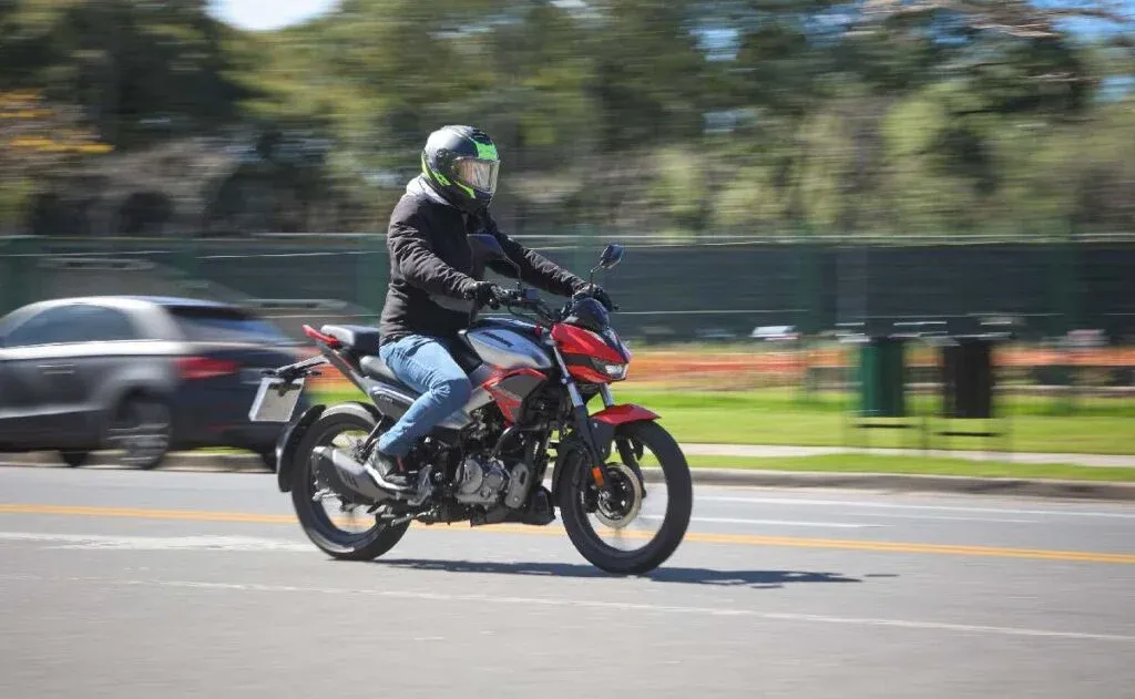 La Hero Hunk 125 R consume realmente poco: ¿cómo logra esos registros?