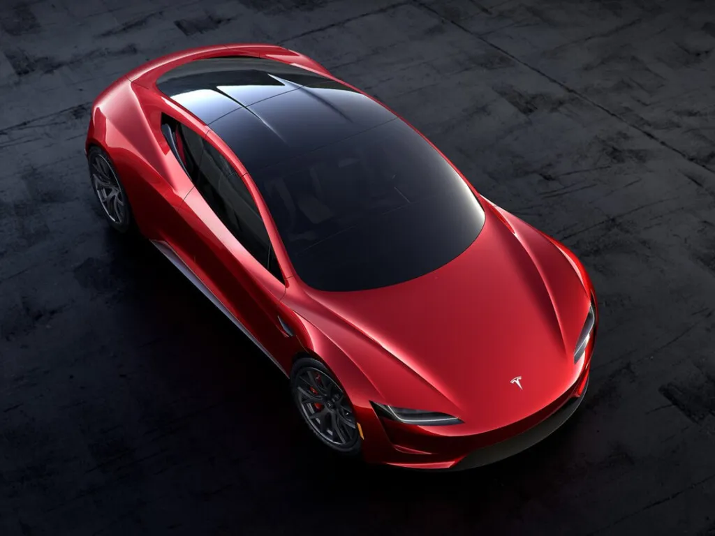 Hay gente que reservó el superdeportivo de Tesla hace 9 años y lo sigue esperando. Su lanzamiento se vuelve a posponer